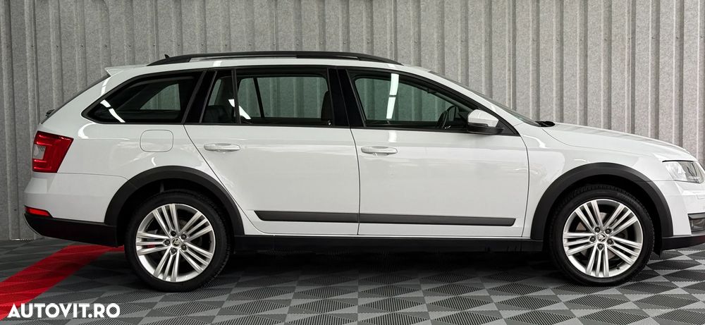 Skoda Octavia Combi 2.0 TDI 4x4 DSG Scout - 12
