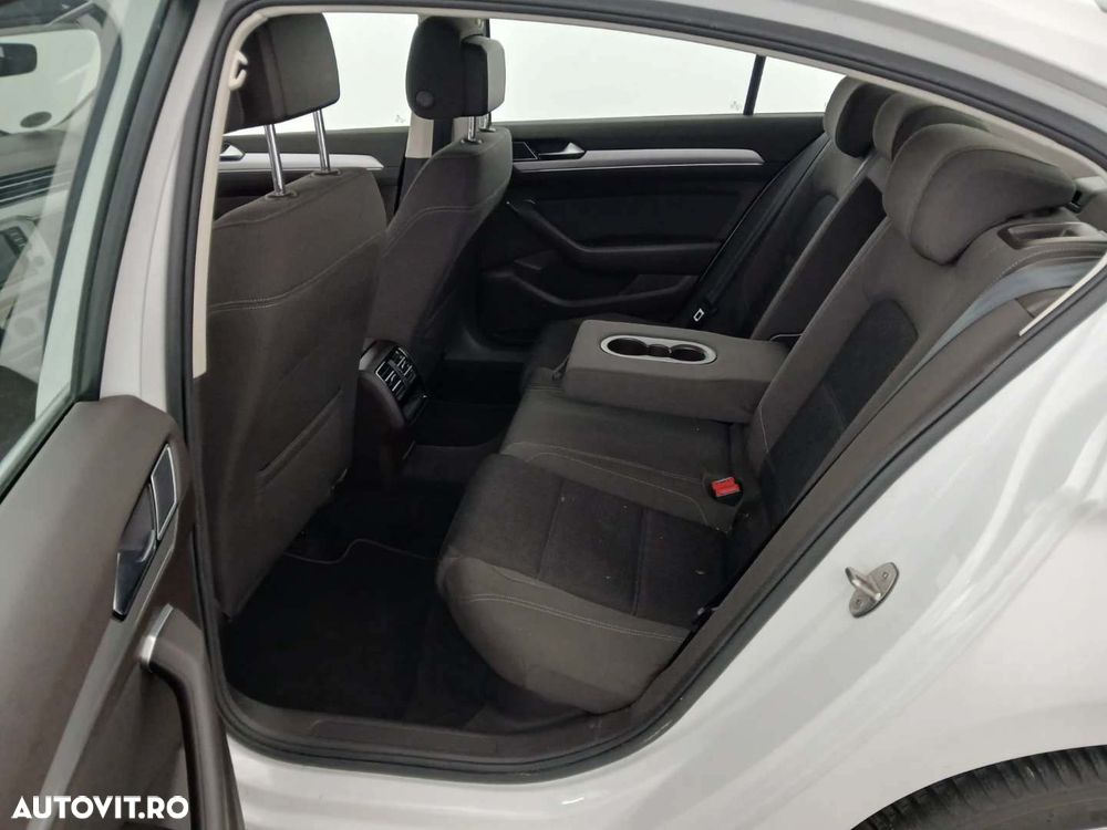Volkswagen Passat 1.4 TSI BlueMotion Technology DSG Comfortline - 10