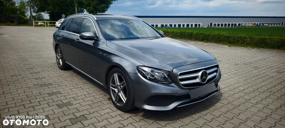 Mercedes-Benz Klasa E 220 d 4-Matic 9G-TRONIC - 12