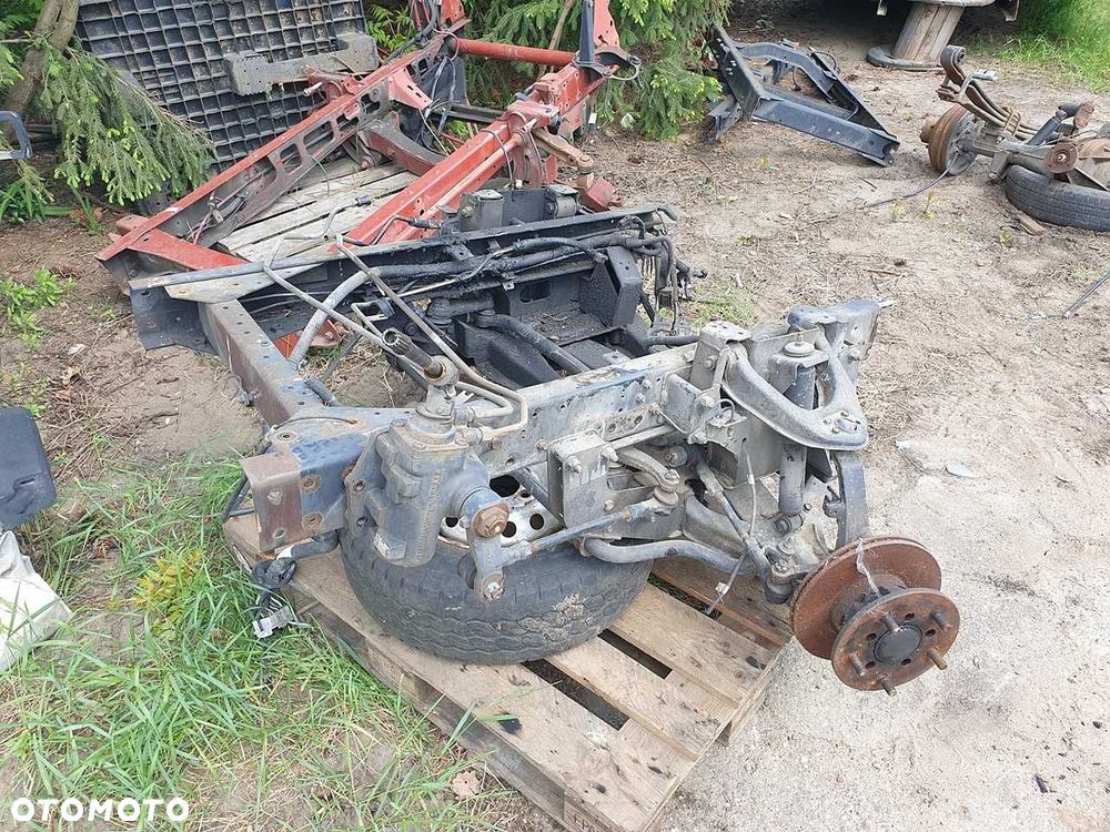 Zawieszenie przednie na części Nissan Cabstar 3.0 02-06 - 6