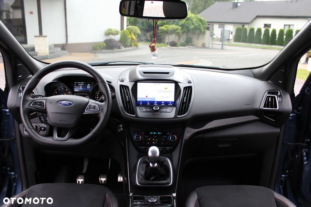 Ford Kuga 1.5 EcoBoost 2x4 ST-Line - 17