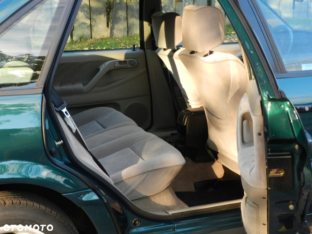 Volkswagen Passat - 27