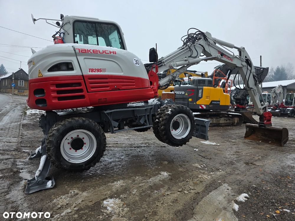 Takeuchi TB 295W Powertilt - 15