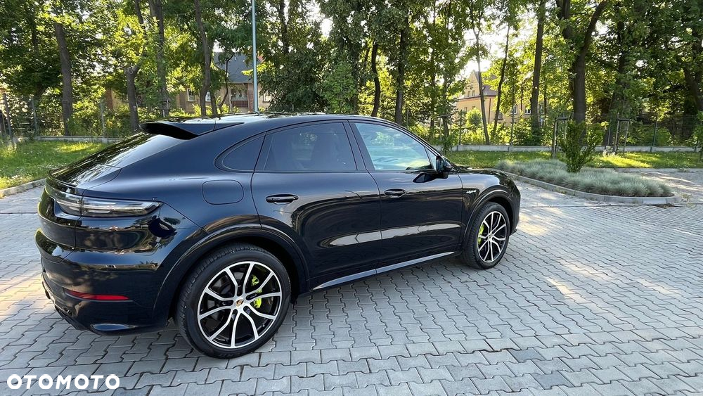 Porsche Cayenne Coupe E-Hybrid Platinum Edition - 3