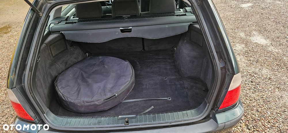 BMW Seria 3 318i - 7