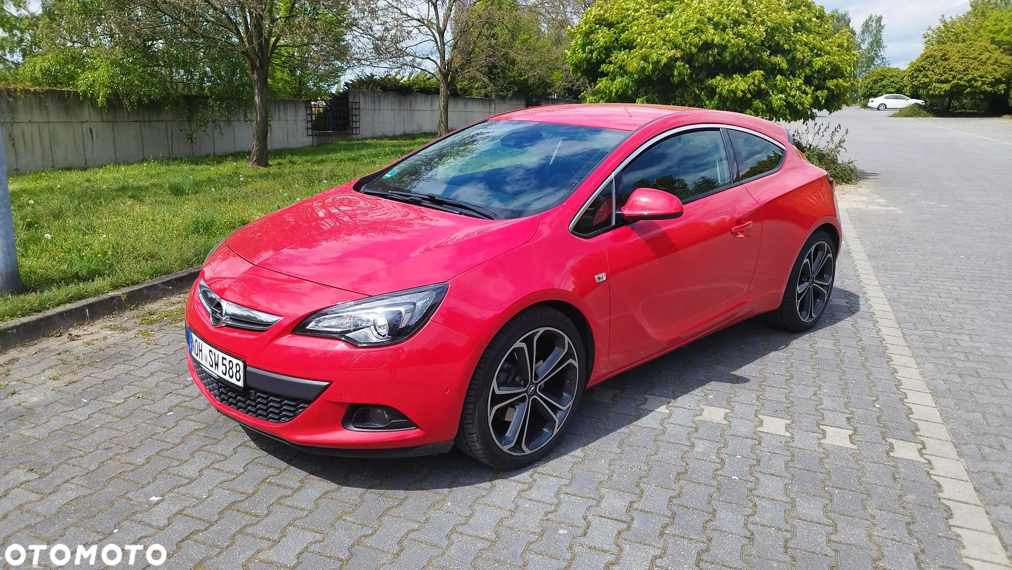 Opel Astra IV GTC 1.6 T Sport - 3