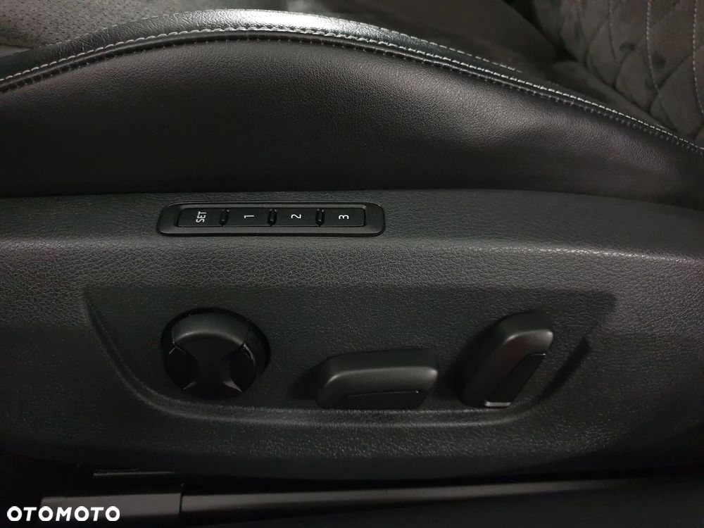 Skoda Superb 2.0 TDI 4x4 DSG Sportline - 37