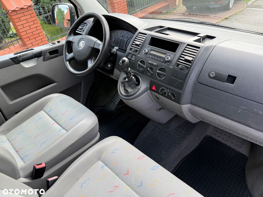 Volkswagen Transporter Shuttle Kurz - 9