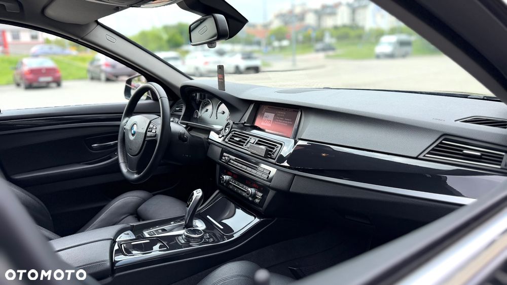 BMW Seria 5 530d xDrive Sport-Aut - 9