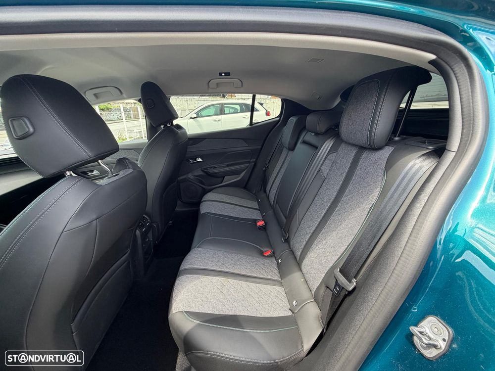Peugeot 408 PureTech 130 EAT8 Allure Pack - 19