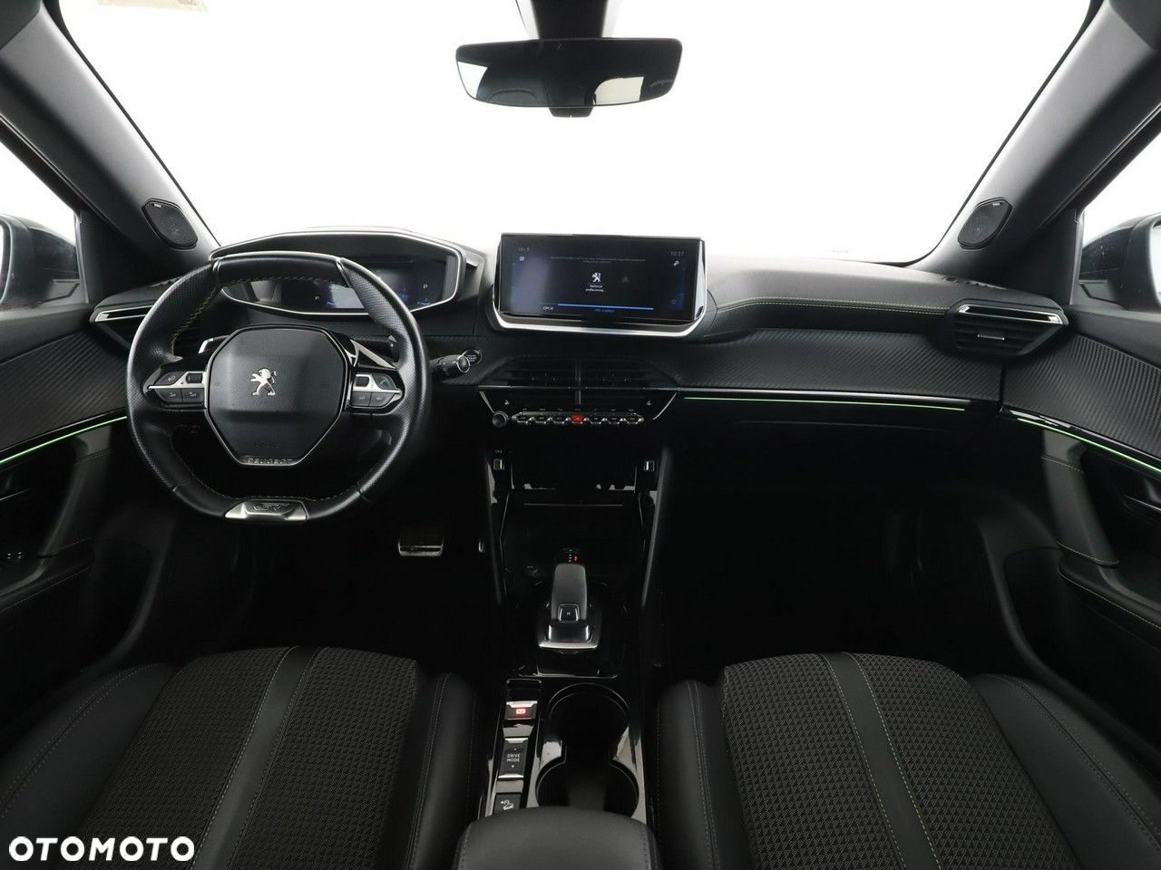 Peugeot 2008 PureTech 130 EAT8 GT - 15