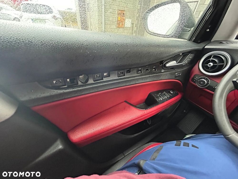 Alfa Romeo Stelvio - 15