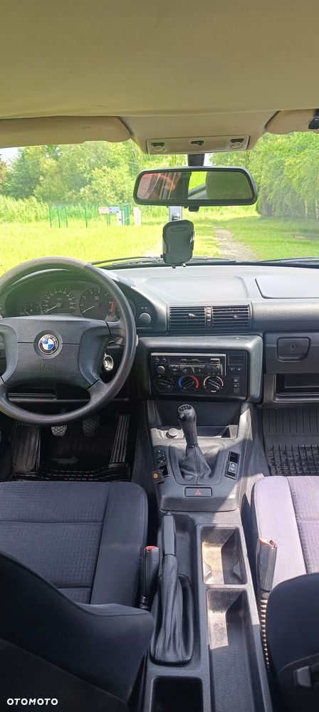 BMW Seria 3 316i - 5