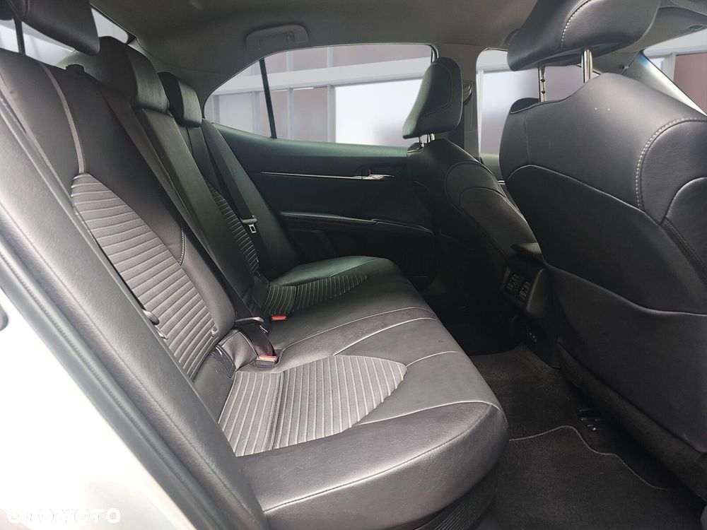 Toyota Camry 2.5 Hybrid Prestige CVT - 11