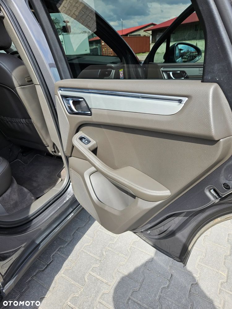 Porsche Macan - 18