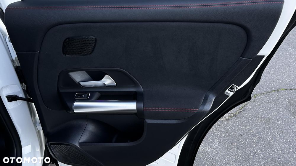 Mercedes-Benz GLA 200 AMG Line - 27