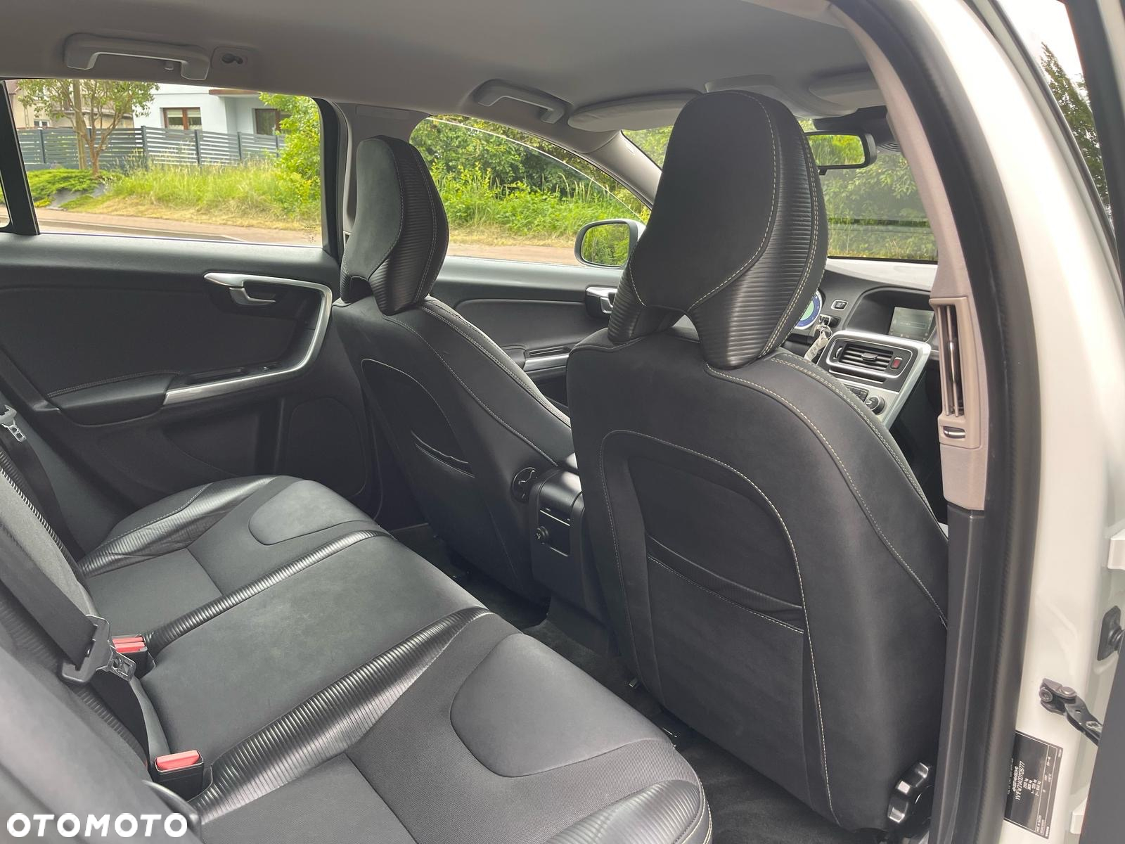 Volvo V60 D3 Geartronic RDesign - 15