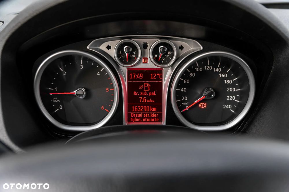 Ford Kuga 2.0 TDCi 4x4 Titanium - 23