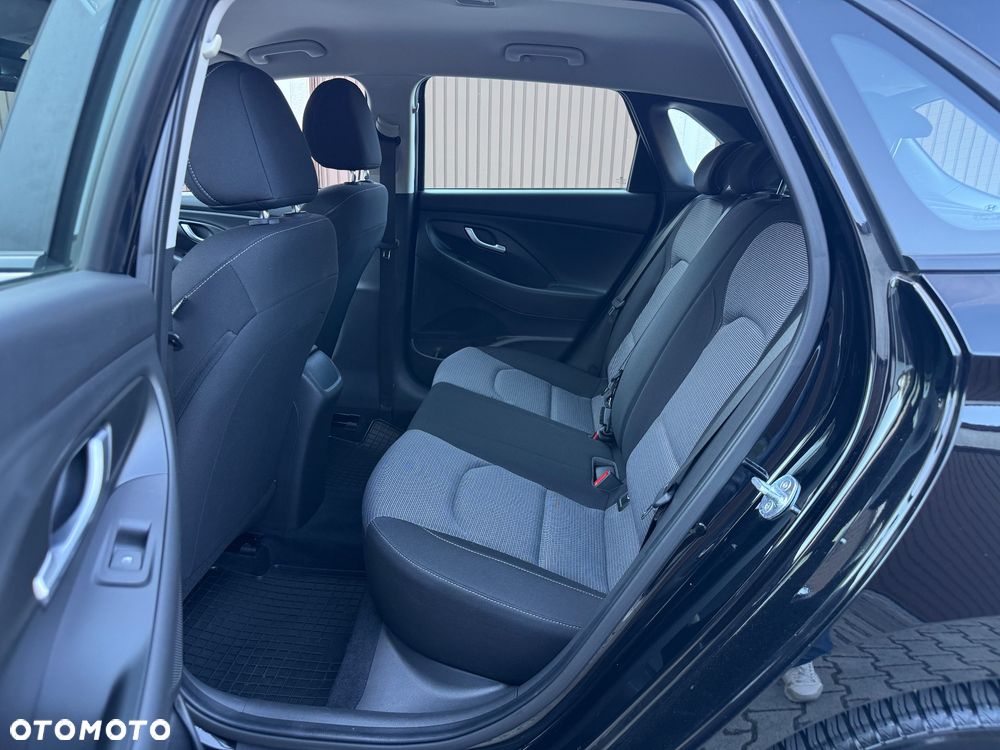 Hyundai i30 1.5 DPI Classic + - 8