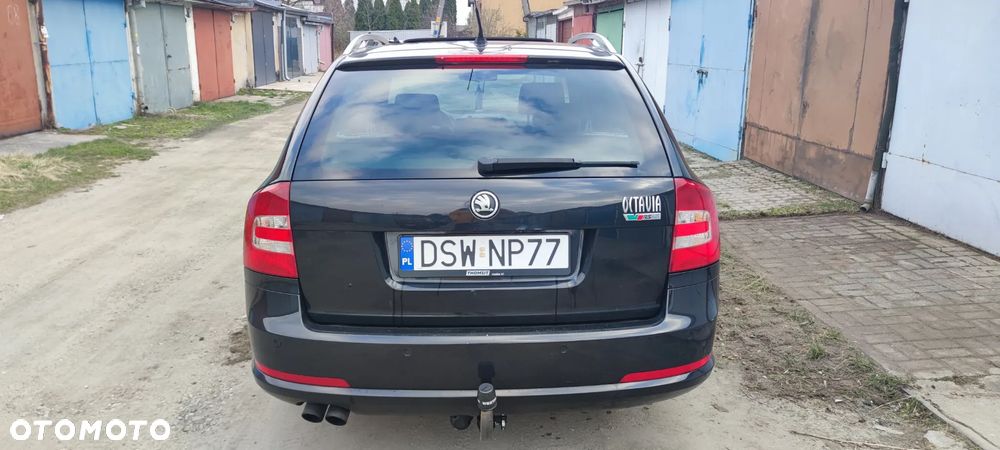 Skoda Octavia 2.0 TDI DPF RS - 11