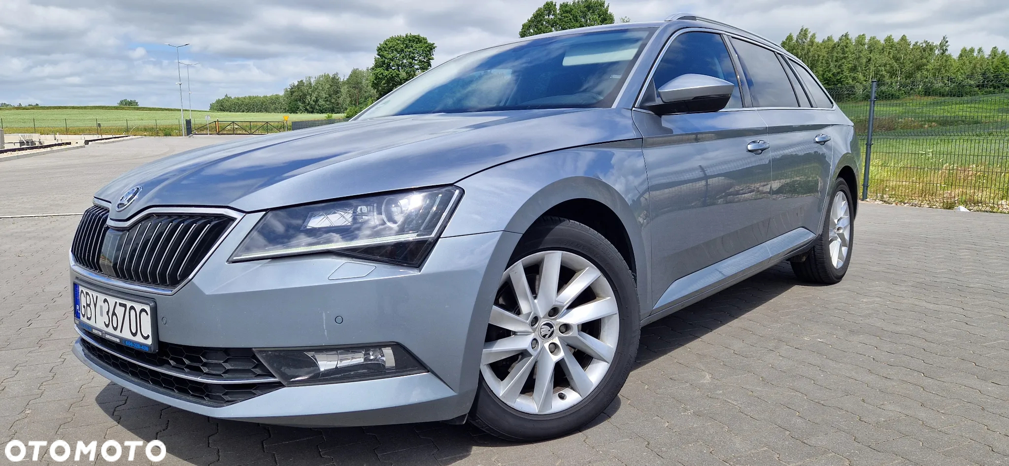 Skoda Superb 2.0 TDI Ambition DSG - 14