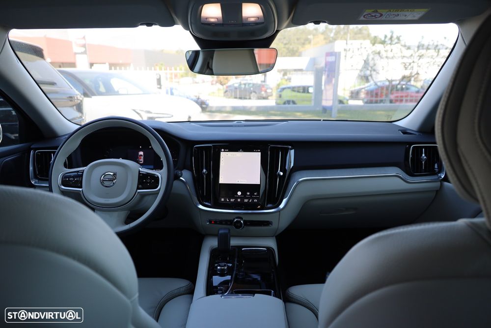 Volvo V60 2.0 T6 AWD TE Plus Bright - 25