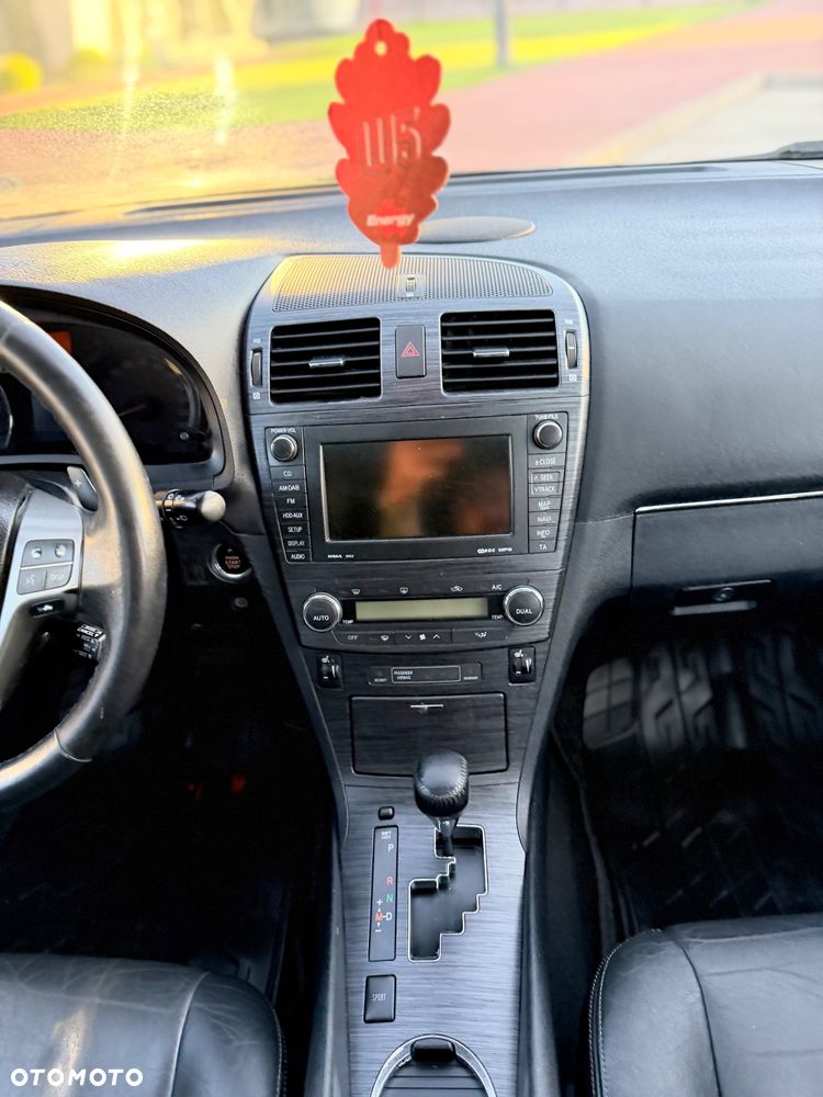 Toyota Avensis 2.2 D-4D Prestige NAVI - 12