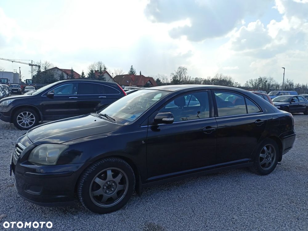 Toyota Avensis - 1