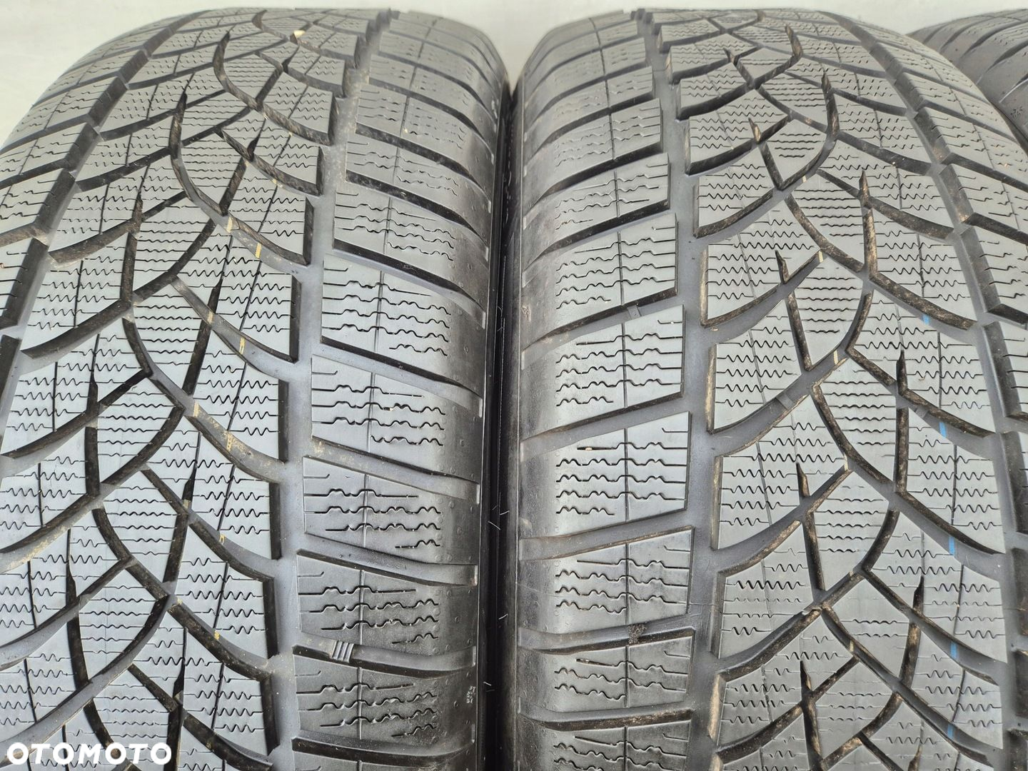 235/55/19 235/55r19 Goodyear Ultra Grip Performance  105h MO - 2