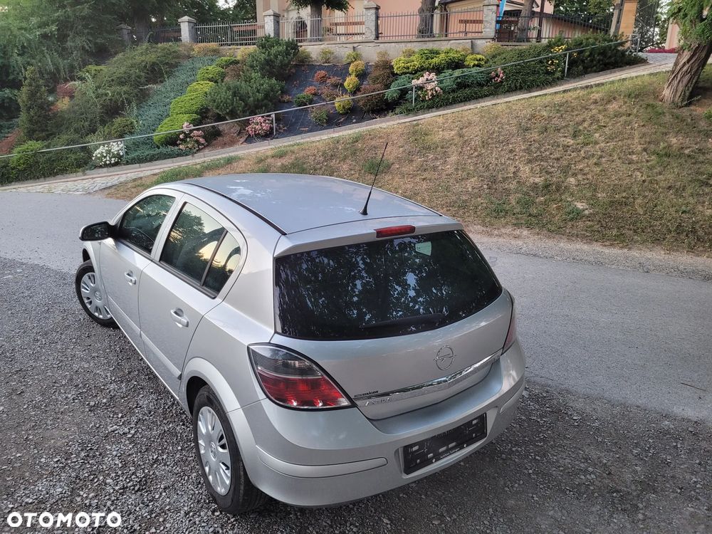 Opel Astra 1.6 Innovation - 27
