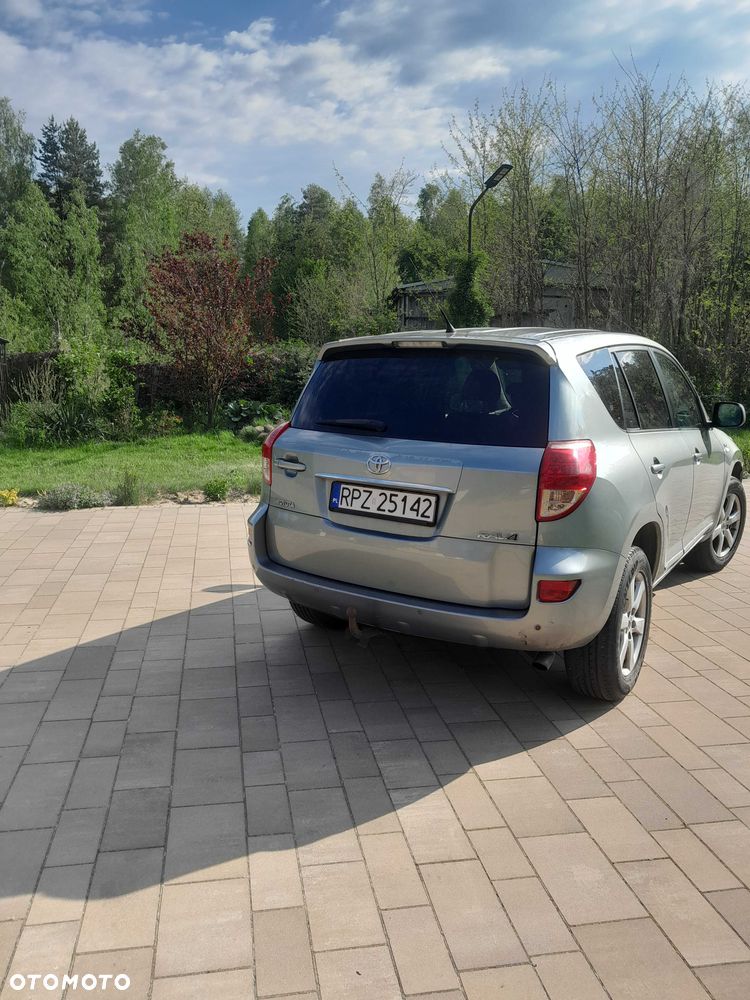Toyota RAV4 - 3