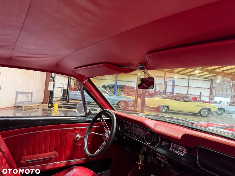 Ford Mustang - 12