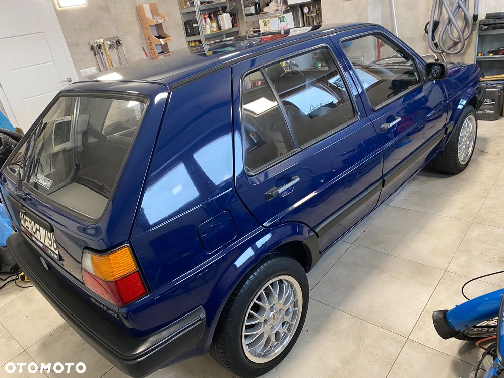Volkswagen Golf - 9