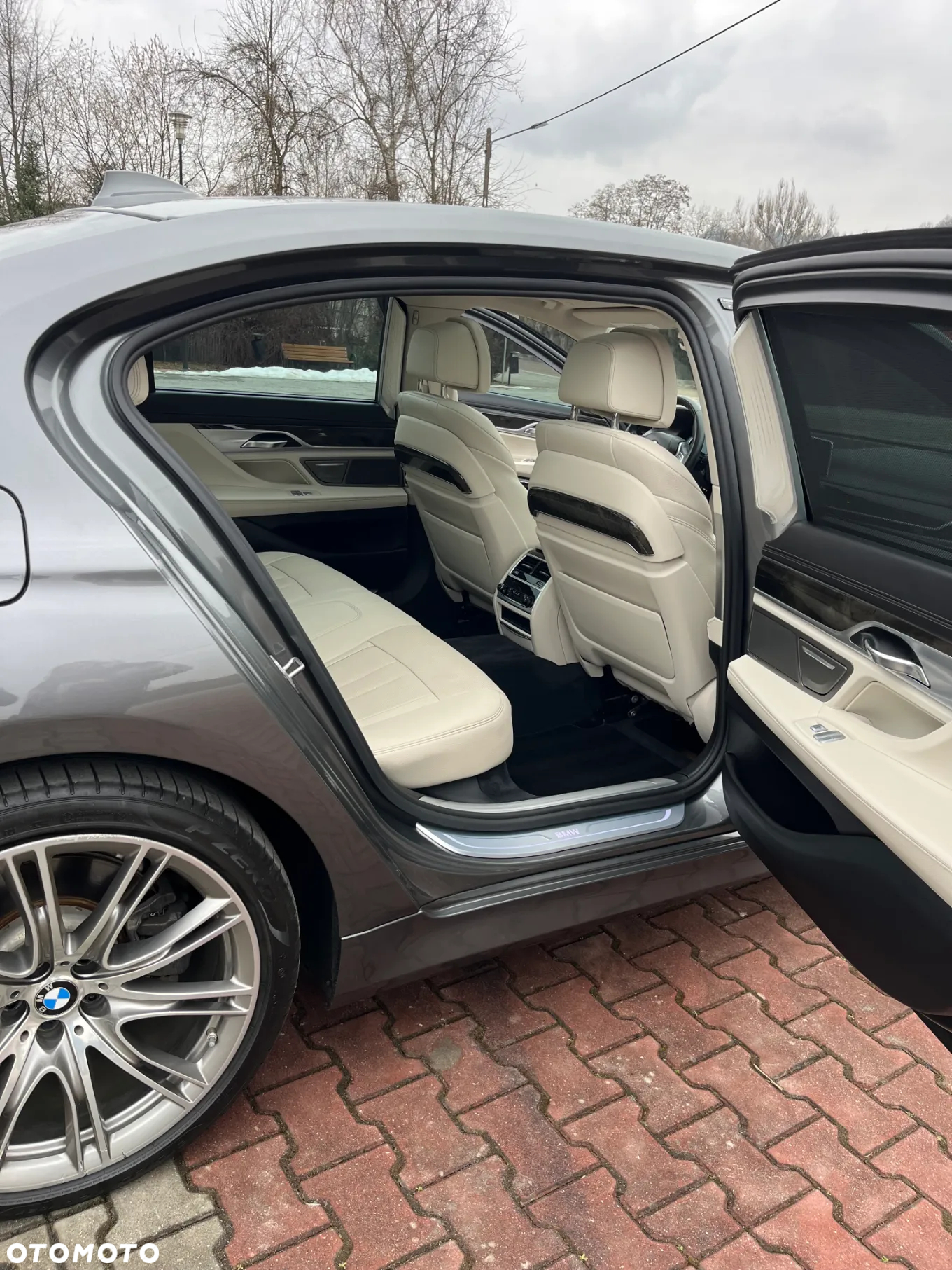 BMW Seria 7 740Li - 19