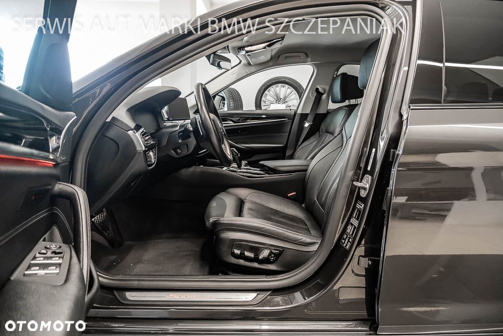 BMW Seria 5 530i xDrive Sport Line - 20