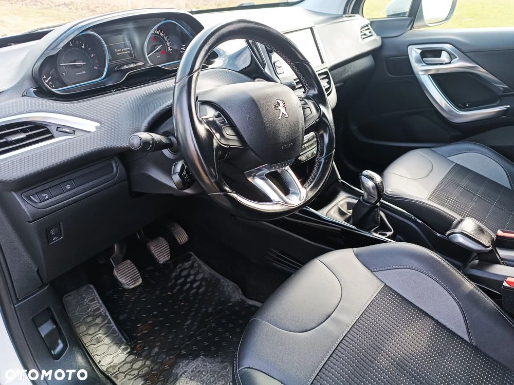 Peugeot 2008 BlueHDi 100 Allure - 14