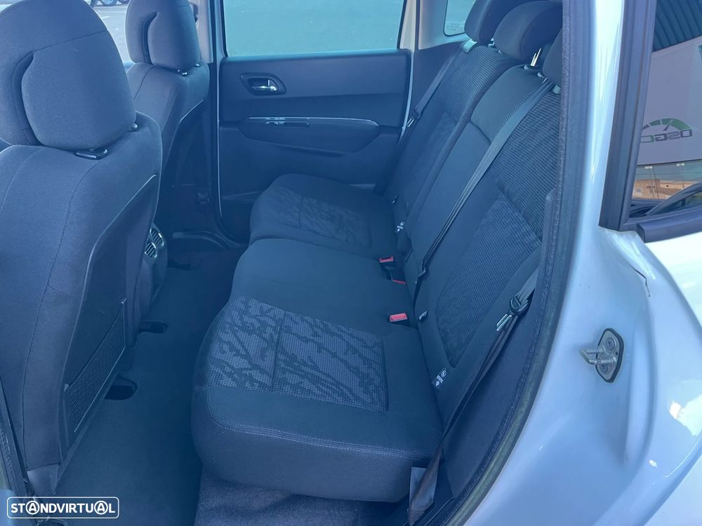 Peugeot 3008 2.0 HDi Hybrid4 - 11