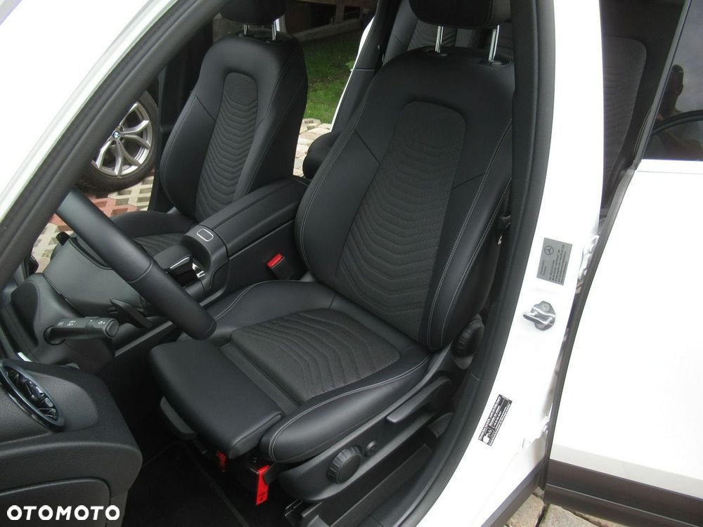 Mercedes-Benz GLB 200 7G-DCT - 6