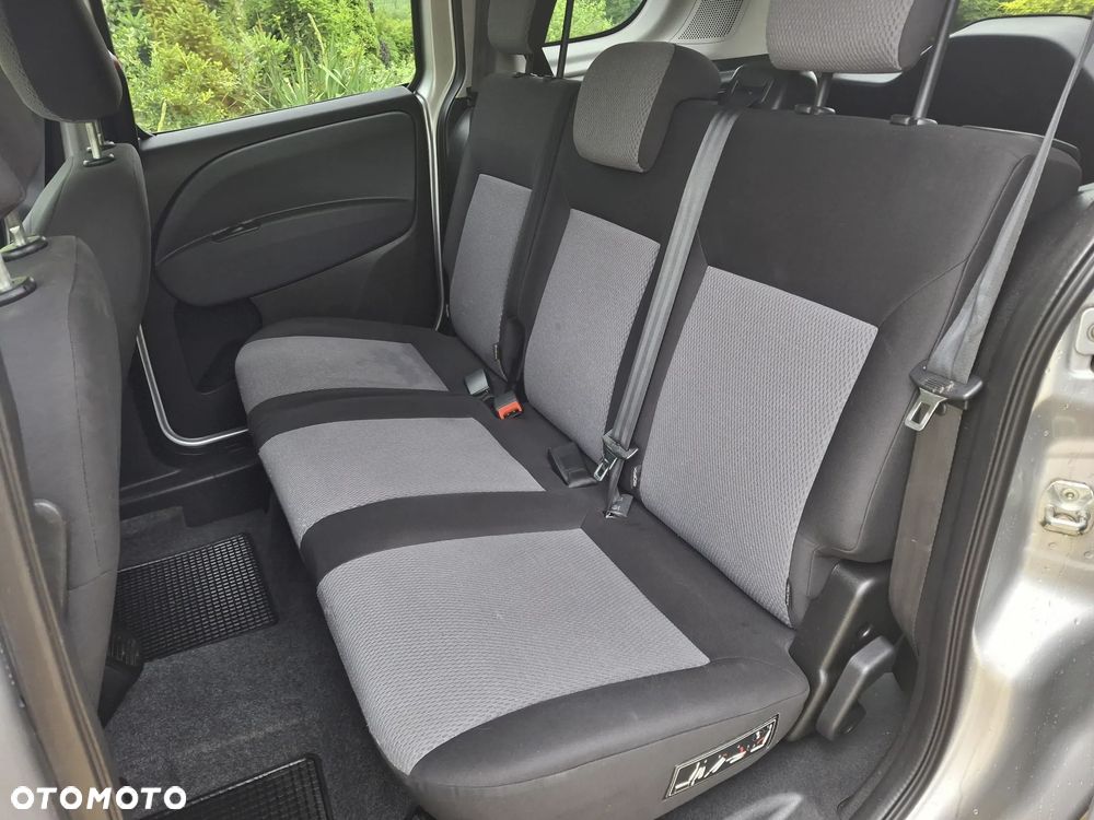 Fiat Doblo 1.6 16V Multijet Start&Stopp Dualogic Emotion Family - 11