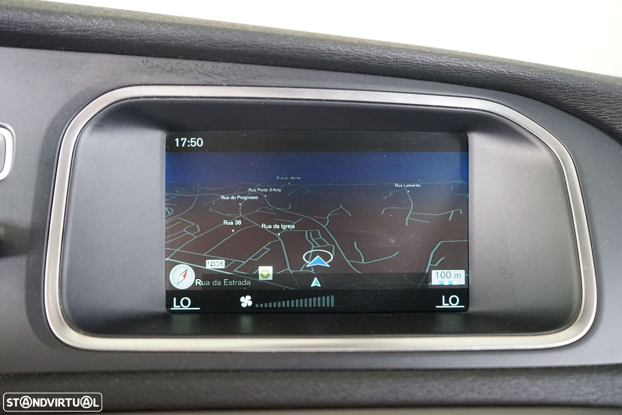 Volvo V40 Cross Country 1.6 D2 Summum - 31