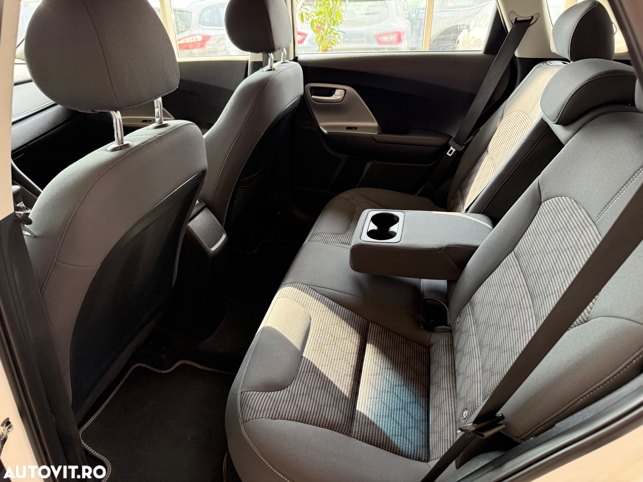 Kia Niro 1.6 GDI HEV 2WD OPF Aut. Spirit - 18