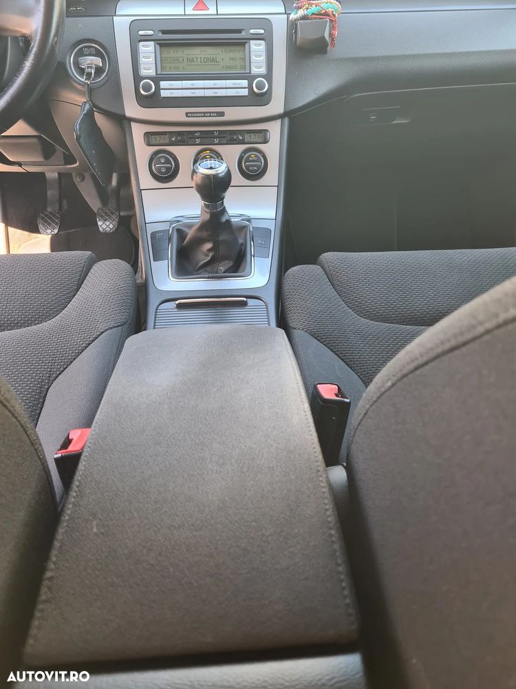 Volkswagen Passat 2.0 TDI Comfortline - 26
