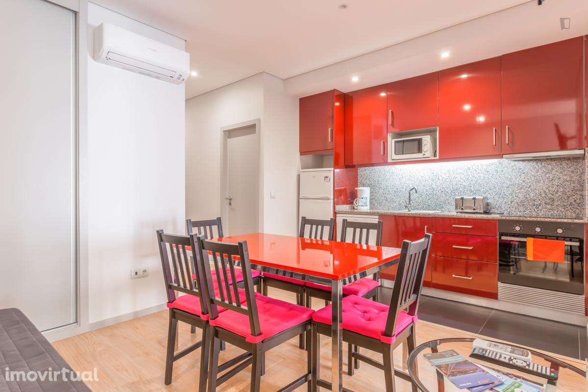 Apartamento com 1 quartos - localizado em Santo Ildefonso Porto - Grande imagem: 3/24