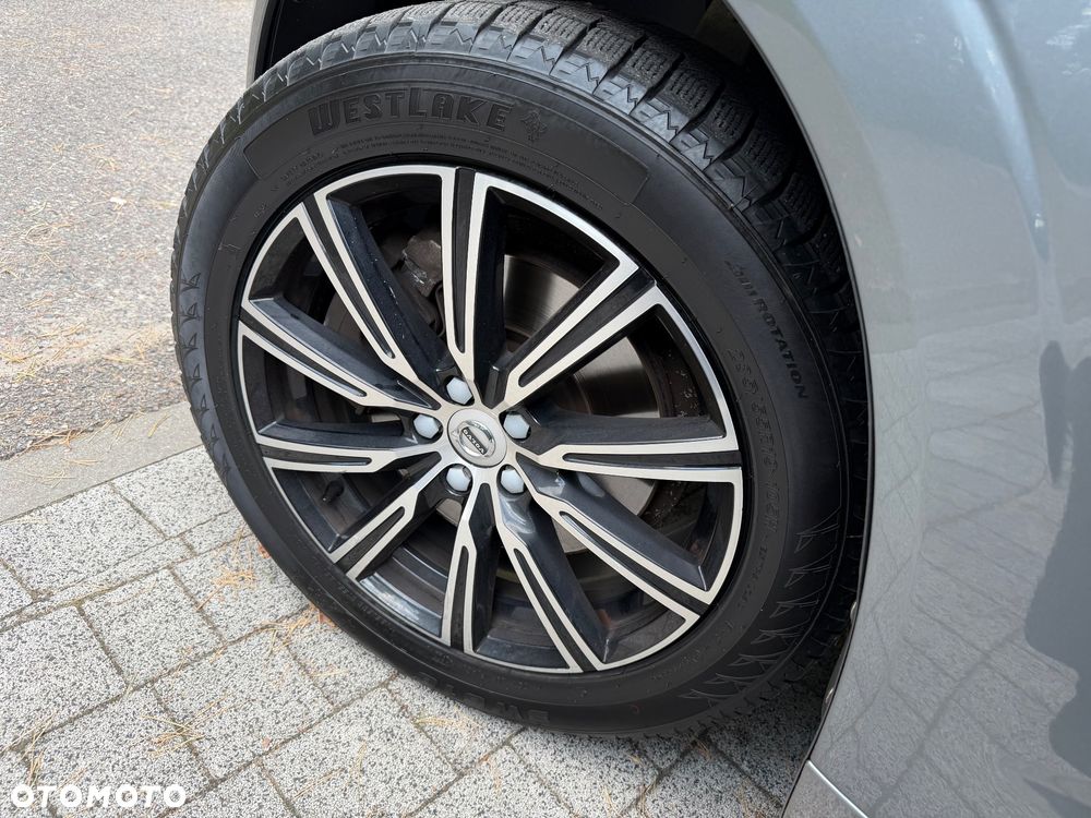 Volvo XC 60 D4 Momentum - 25
