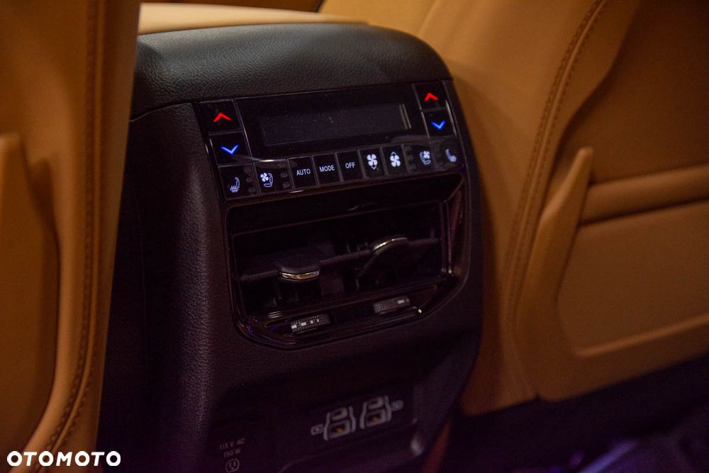 Jeep Grand Cherokee - 15