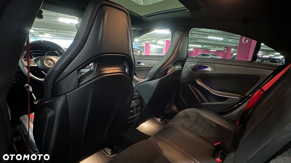 Mercedes-Benz CLA - 12