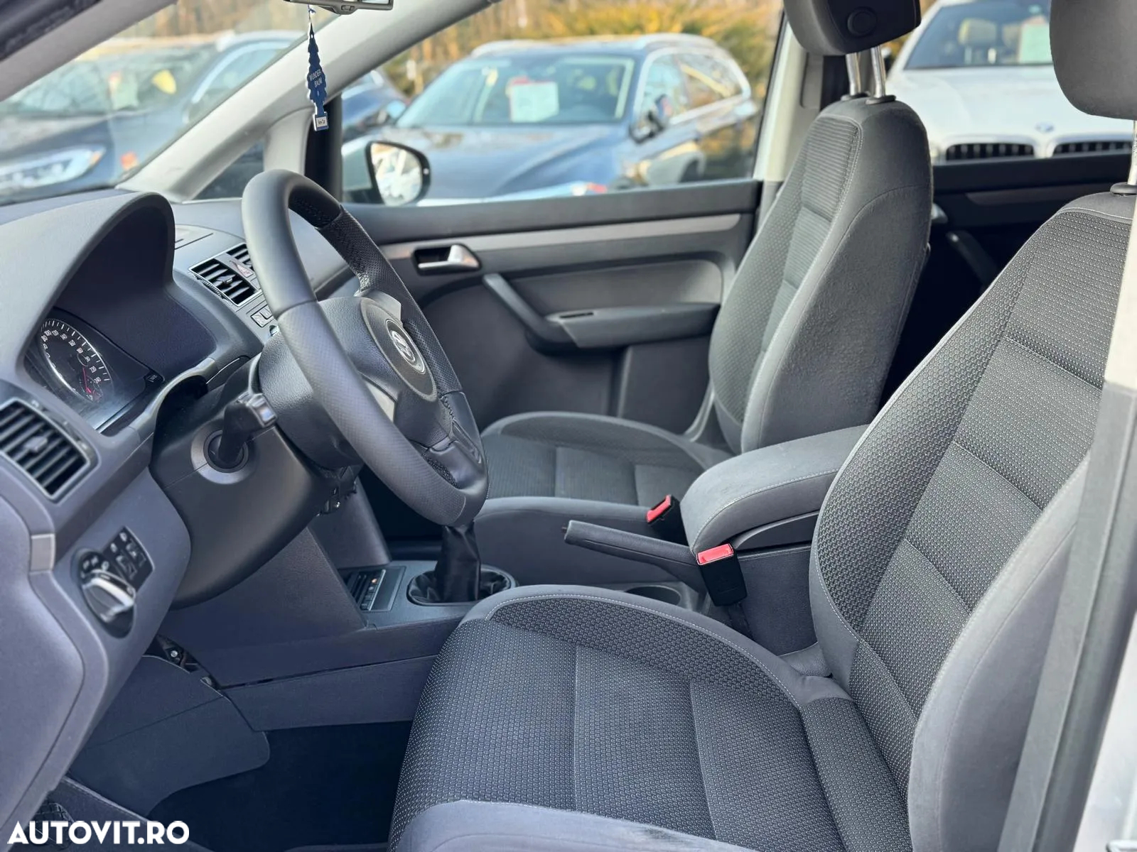 Volkswagen Touran 1.6 TDI BlueMotion Technology Comfortline - 10