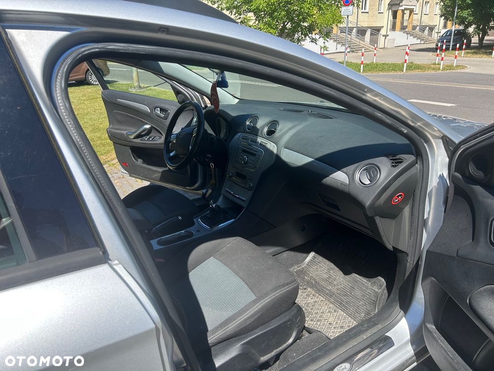Ford Mondeo 1.8 TDCi Trend - 17