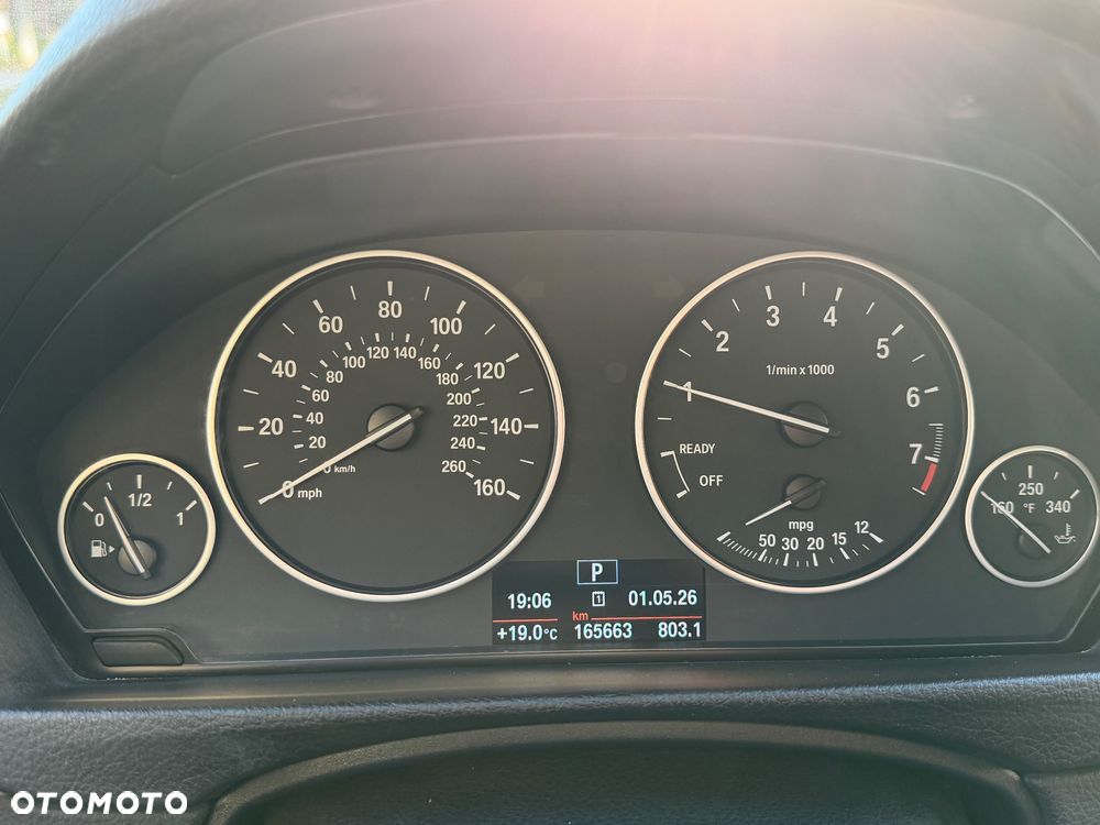 BMW Seria 3 320i - 15