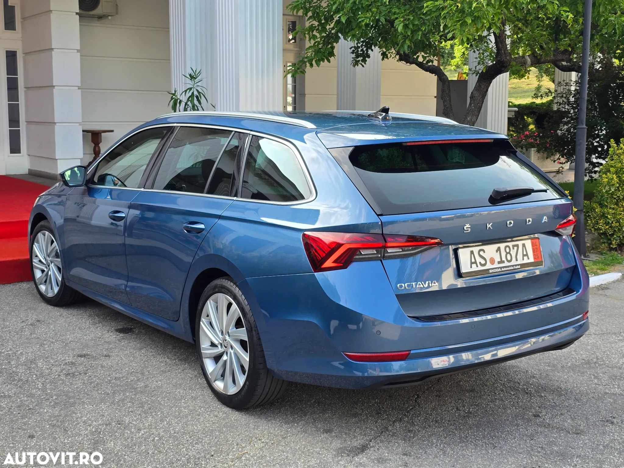 Skoda Octavia 2.0 TDI DSG First Edition - 2